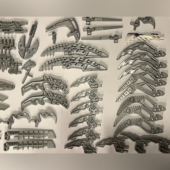 Huge Set Of LEGO Bionicle Weapons Set Of 43 Items Bundle Genuine Bionicle Parts - Picture 2 of 15